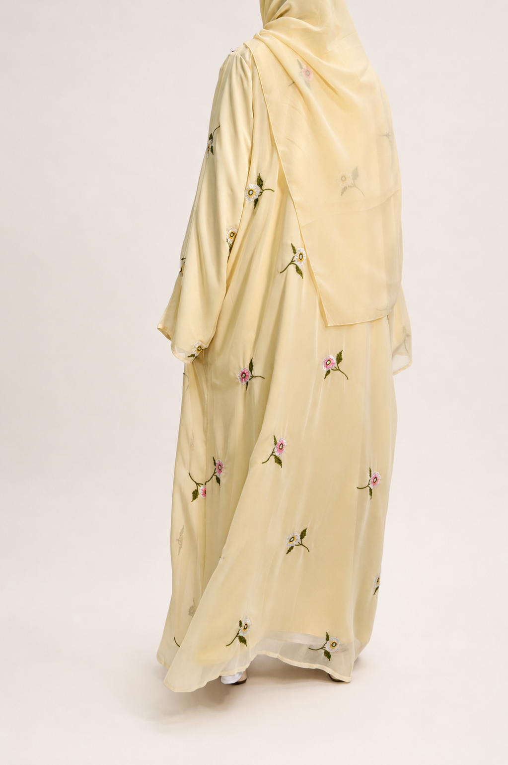 Très belle Abaya in Yellow