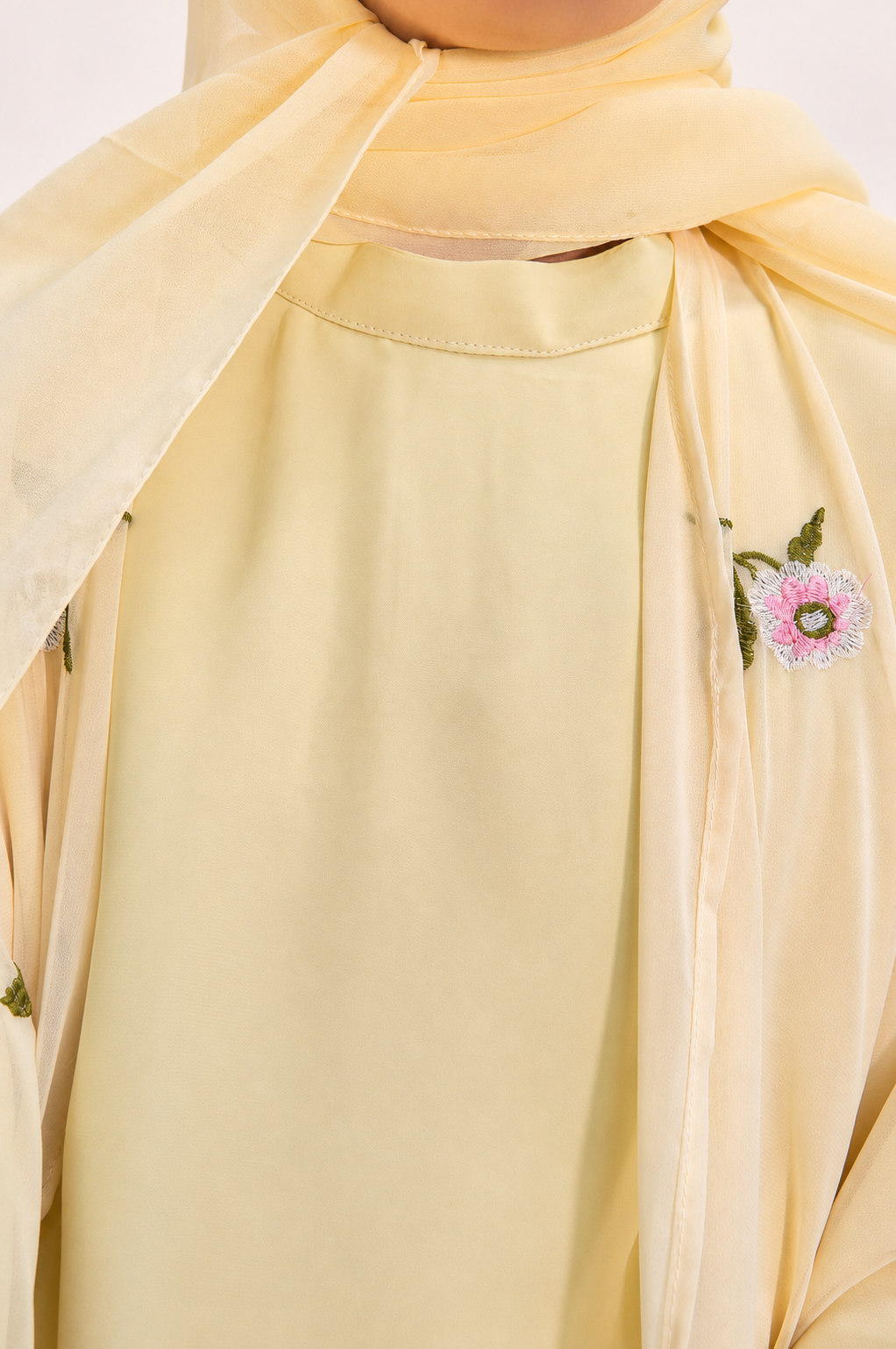 Très belle Abaya in Yellow