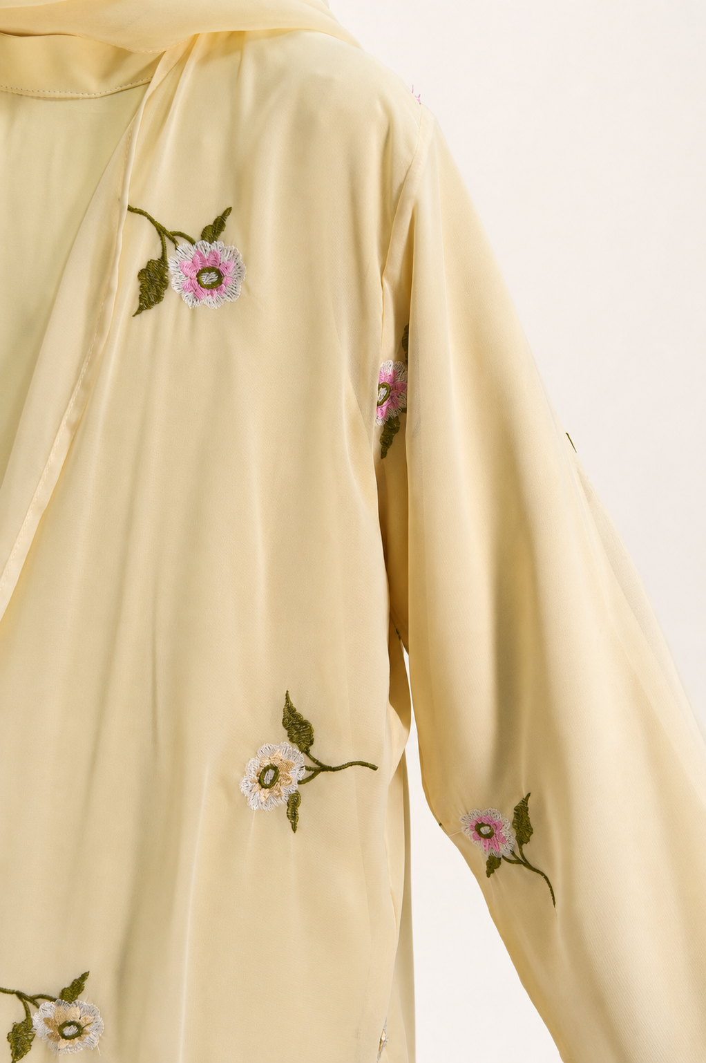 Très belle Abaya in Yellow