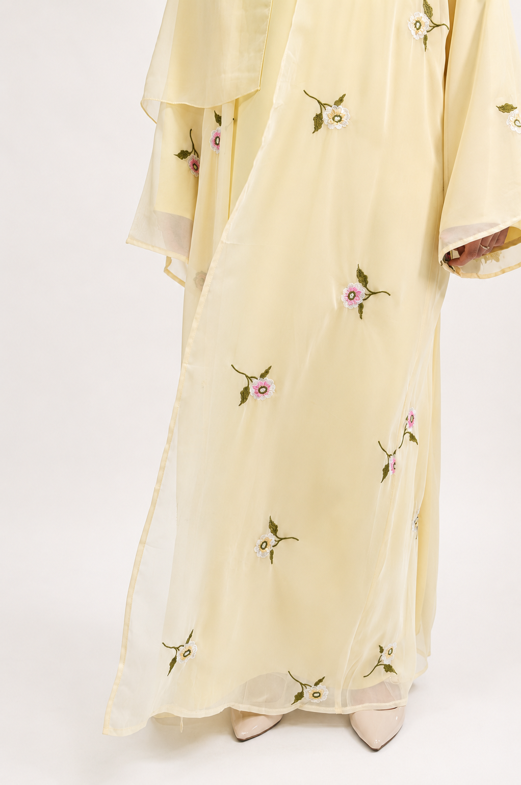 Très belle Abaya in Yellow