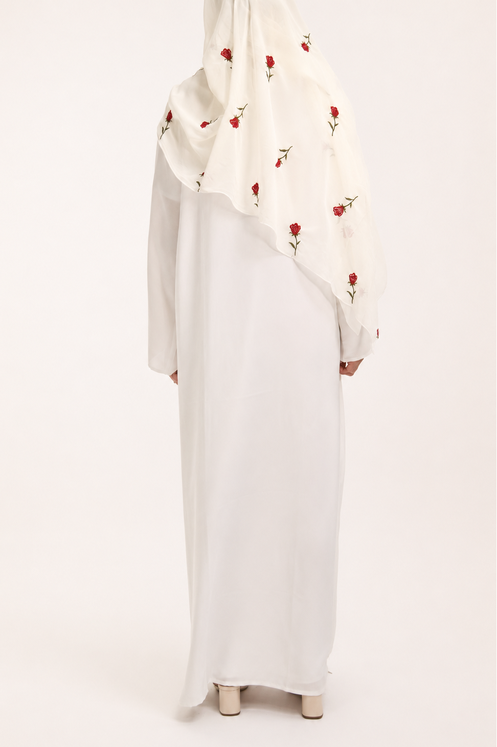 Rose d'Amour Abaya in White