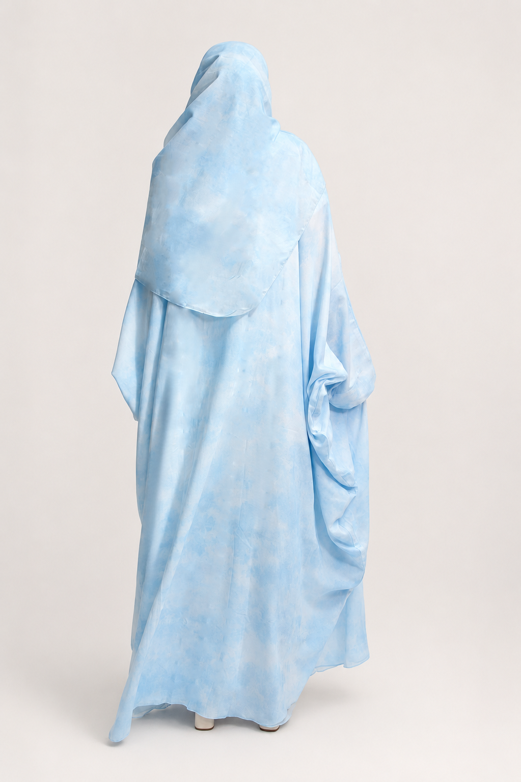 Le ciel bleu open abaya