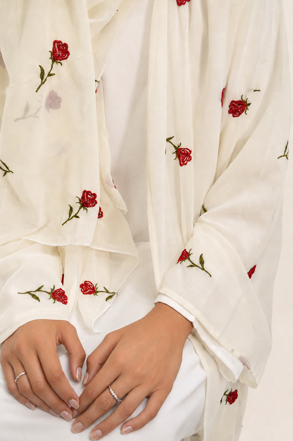 Rose d'Amour Abaya in White