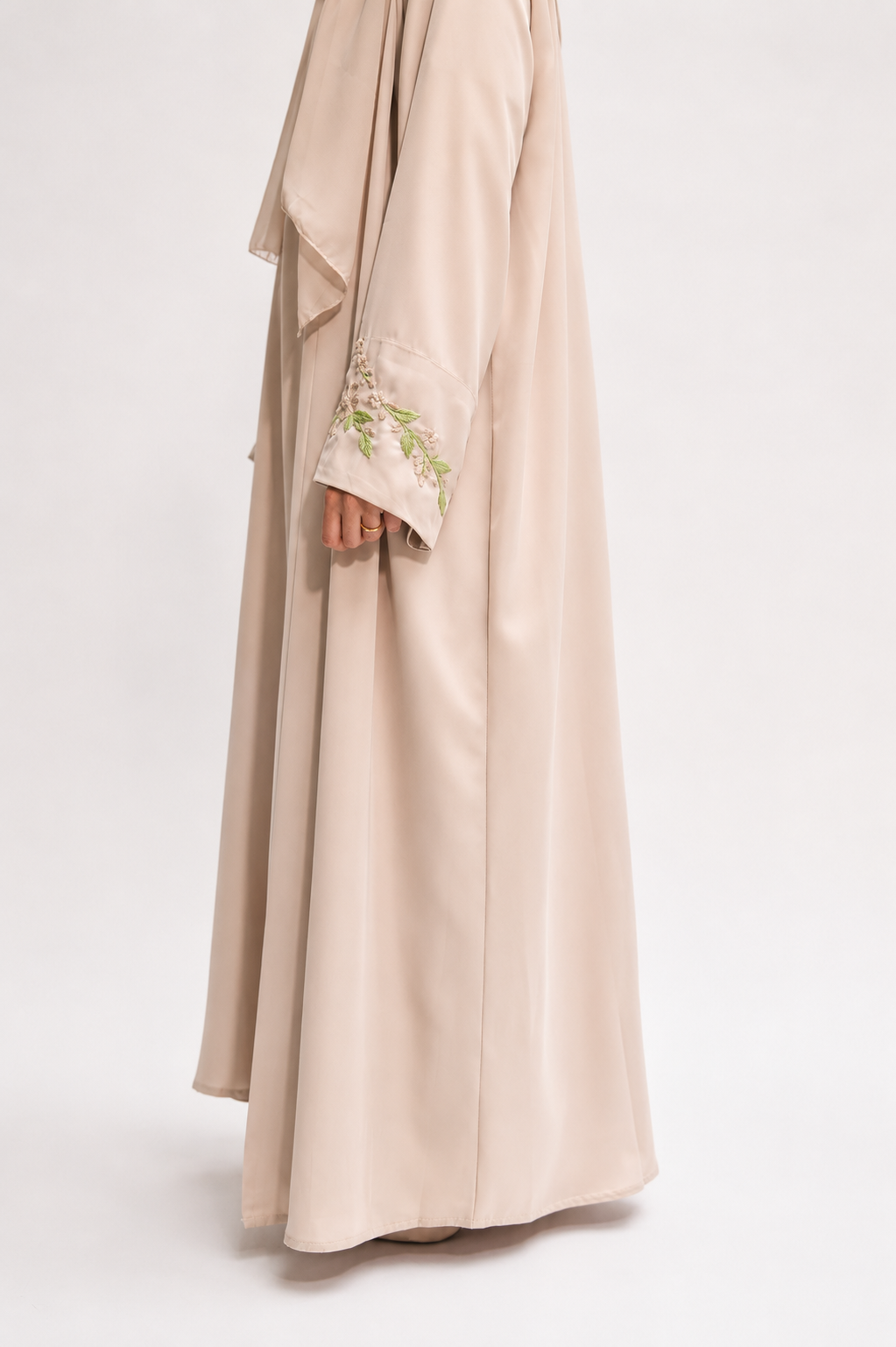 Delilah Abaya