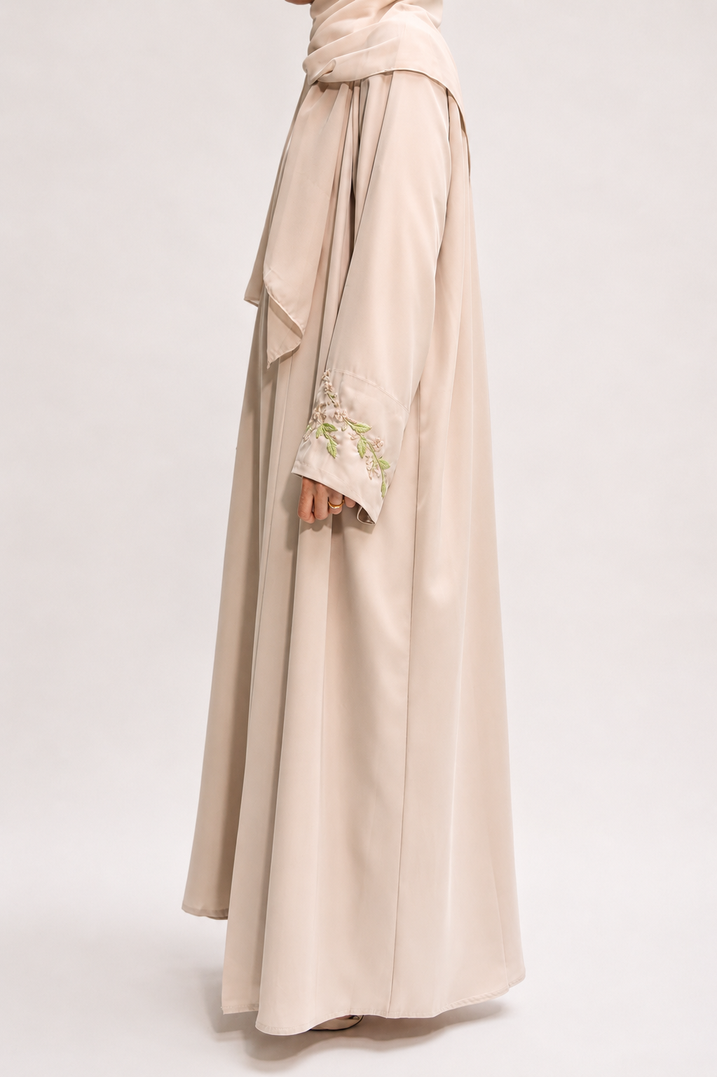 Delilah Abaya