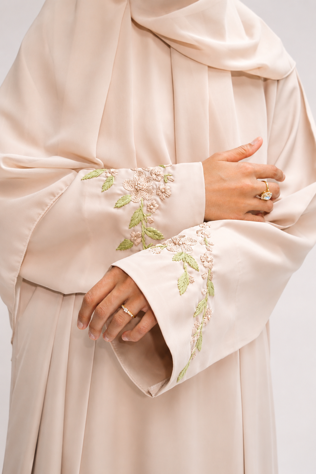 Delilah Abaya