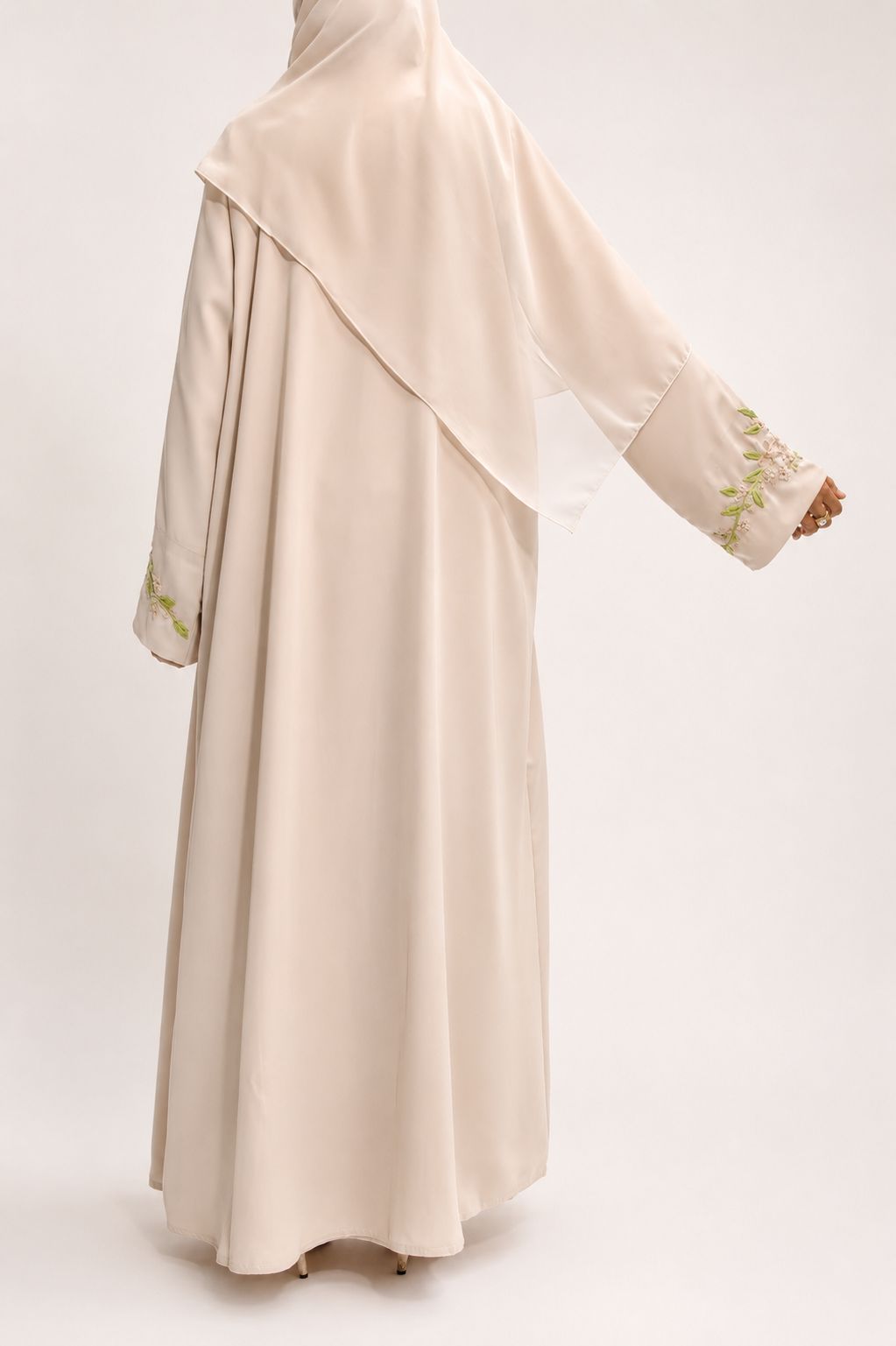 Delilah Abaya