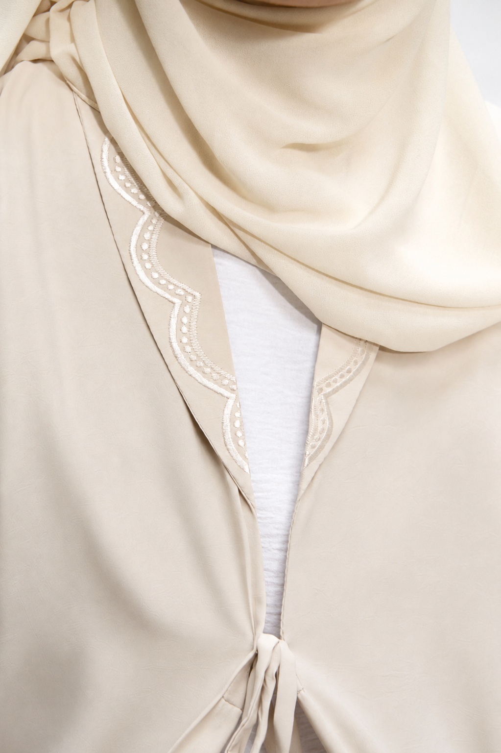 The Ivory Tie abaya
