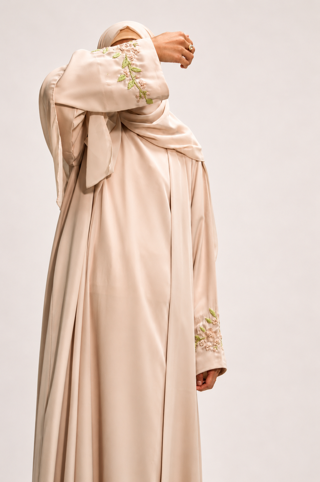 Delilah Abaya