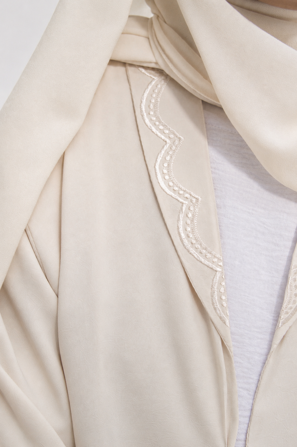 The Ivory Tie abaya